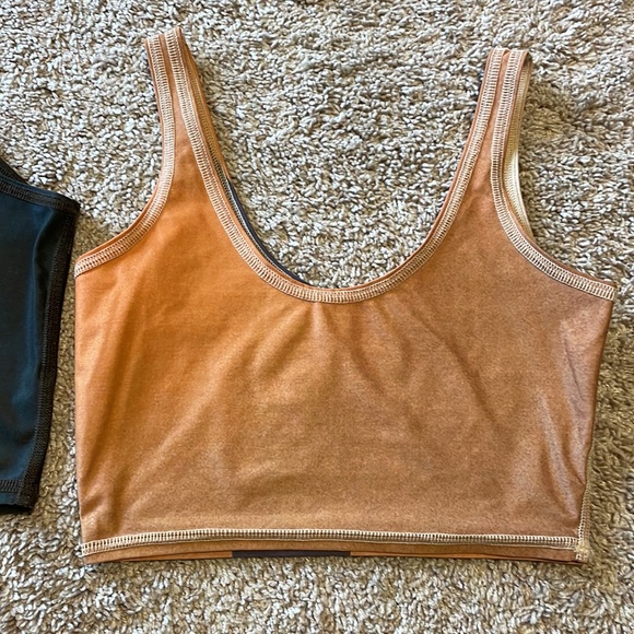 Teeki XS tops- scoop and tank Tops - Picture 3 of 4